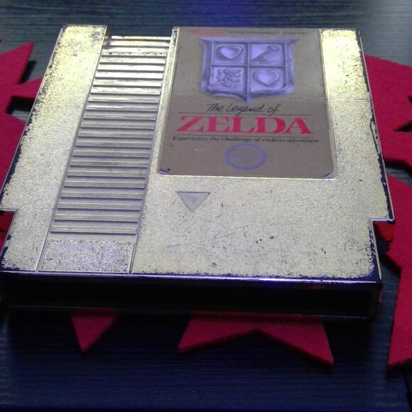 For Sale: The Legend of Zelda - NES Gold Cartridge (Used) - Picture 1 of 2